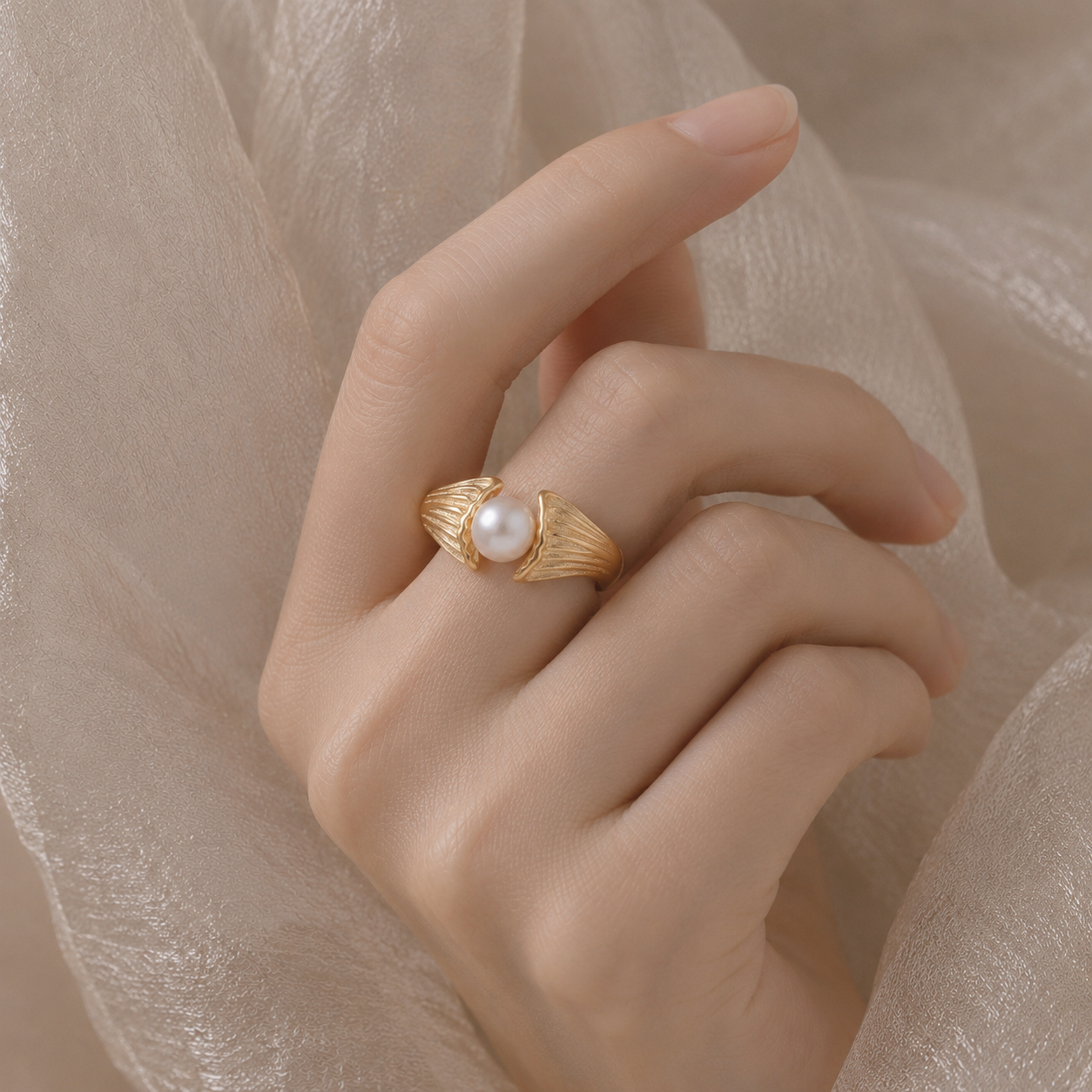 VENUS Seashell Pearl Ring - ASH MOLLIE STUDIO