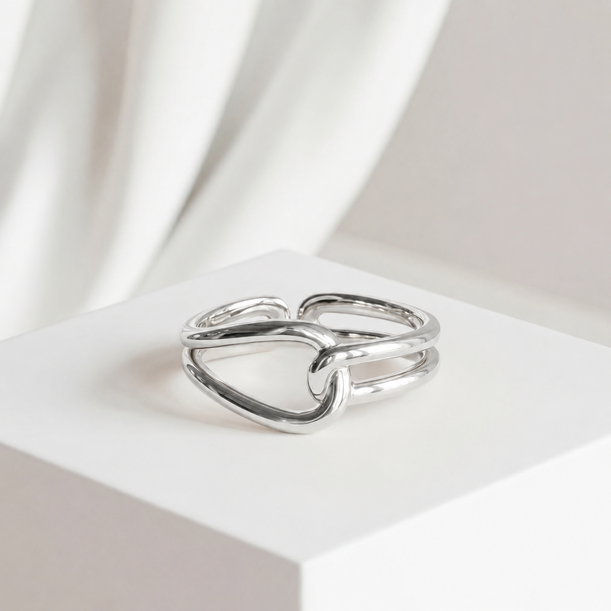 DÉNIA Minimalist Gold Sculptural Ring