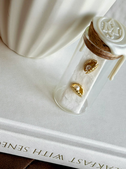 KALI Gold Seashell Pearl Stud Earrings for Women – Ocean Inspired Minimalist Dainty Jewelry | Ash Mollie Studio - ASH MOLLIE STUDIO