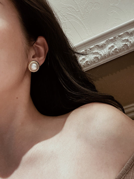 Summer 2025 Jewelry Trends: Discover Pearl and Gold Styles from Vancouver’s AMS