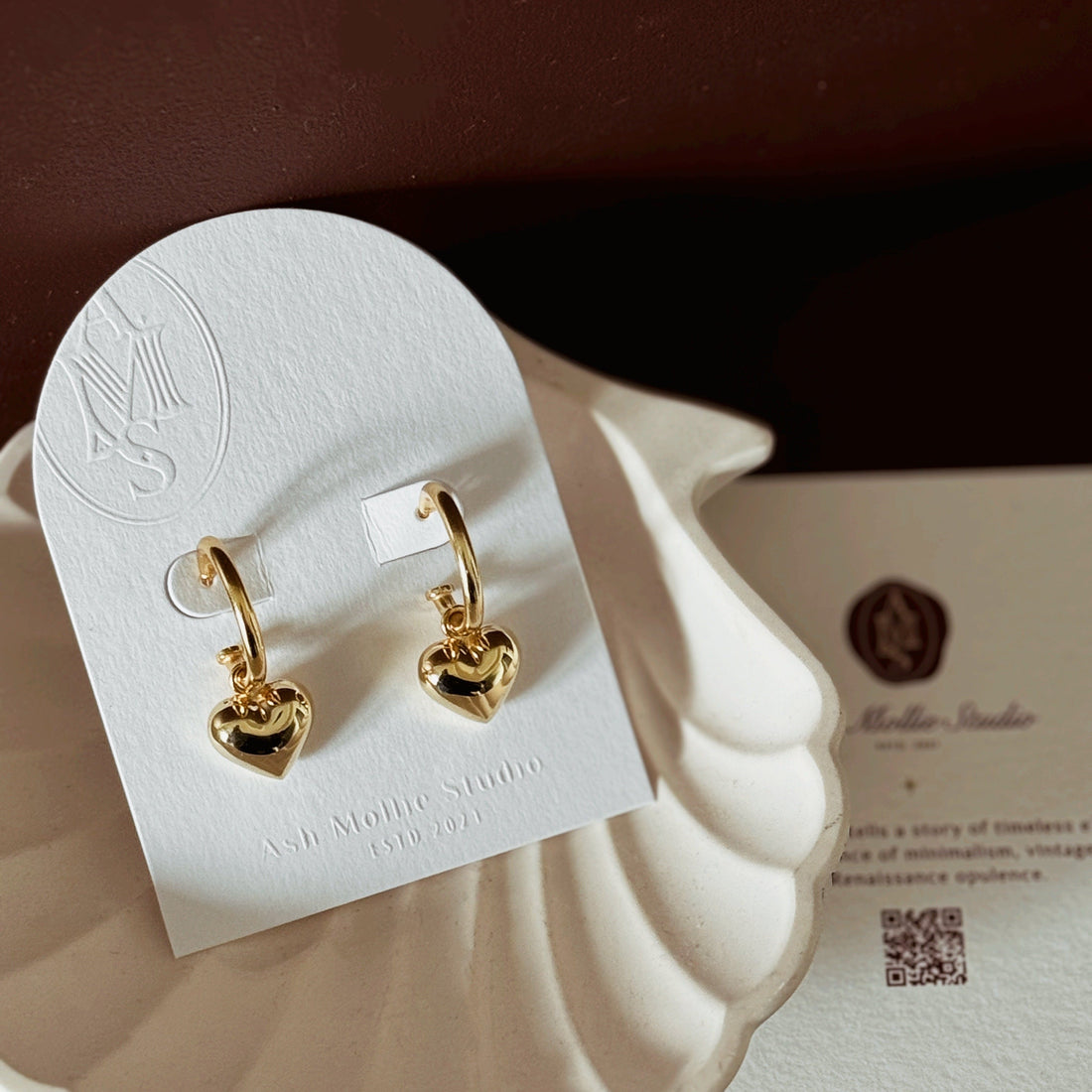 Minimalist Jewelry: The Ultimate Guide to Effortless, Timeless Style