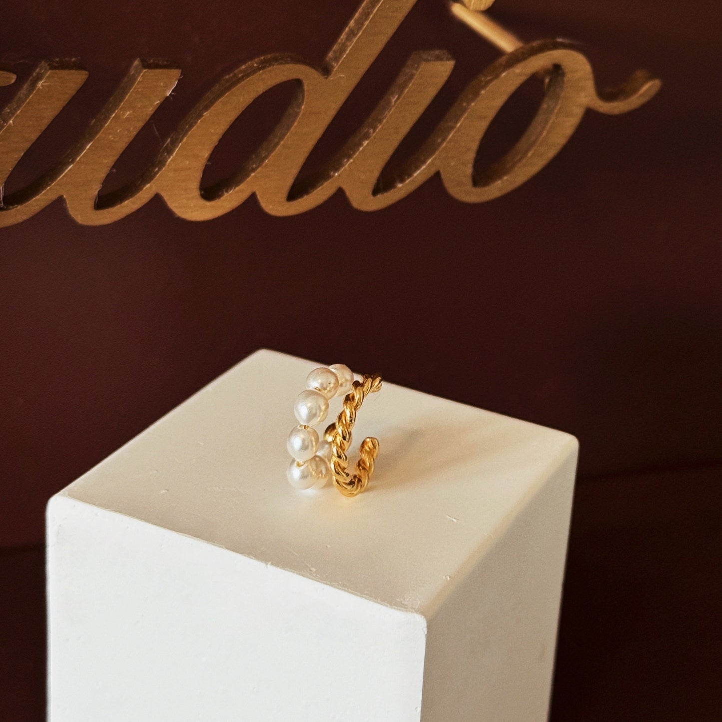 EPHY Pearls and Chain Ear Cuff - ASH MOLLIE STUDIO