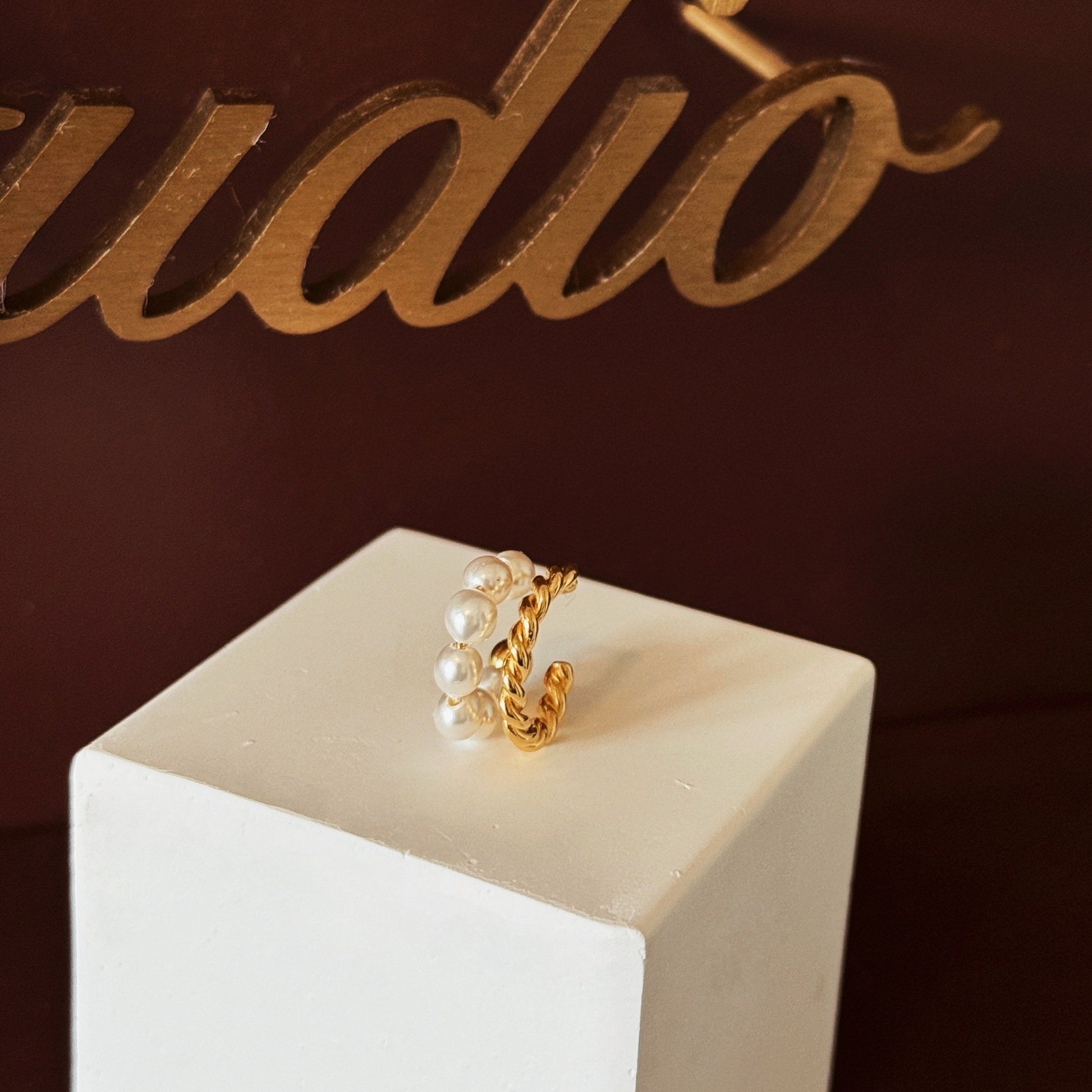 EPHY Pearls and Chain Ear Cuff - ASH MOLLIE STUDIO