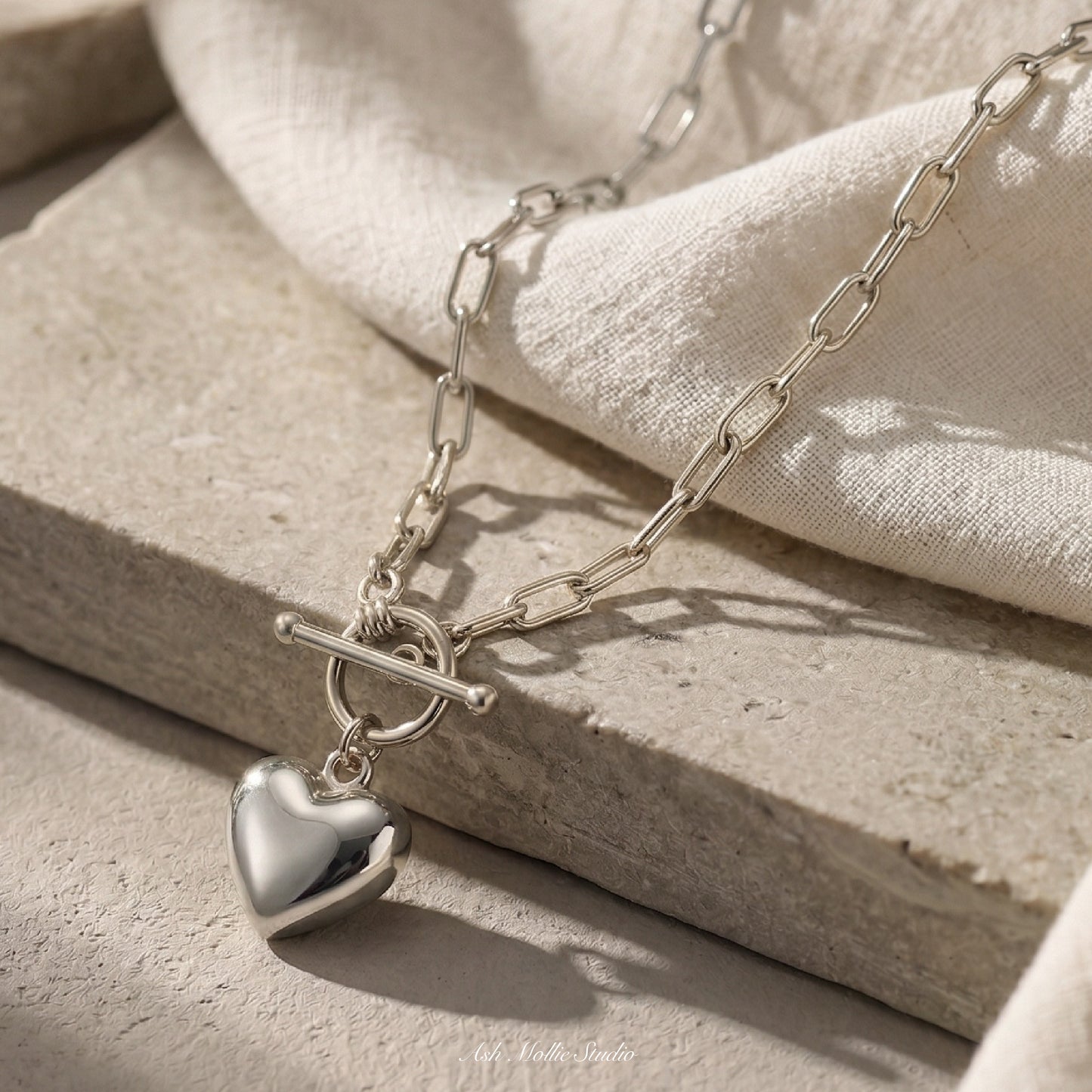 Gold Heart Pendant Necklace Choker for Women – Dainty Romantic Minimalist Jewelry | Ash Mollie Studio - ASH MOLLIE STUDIO