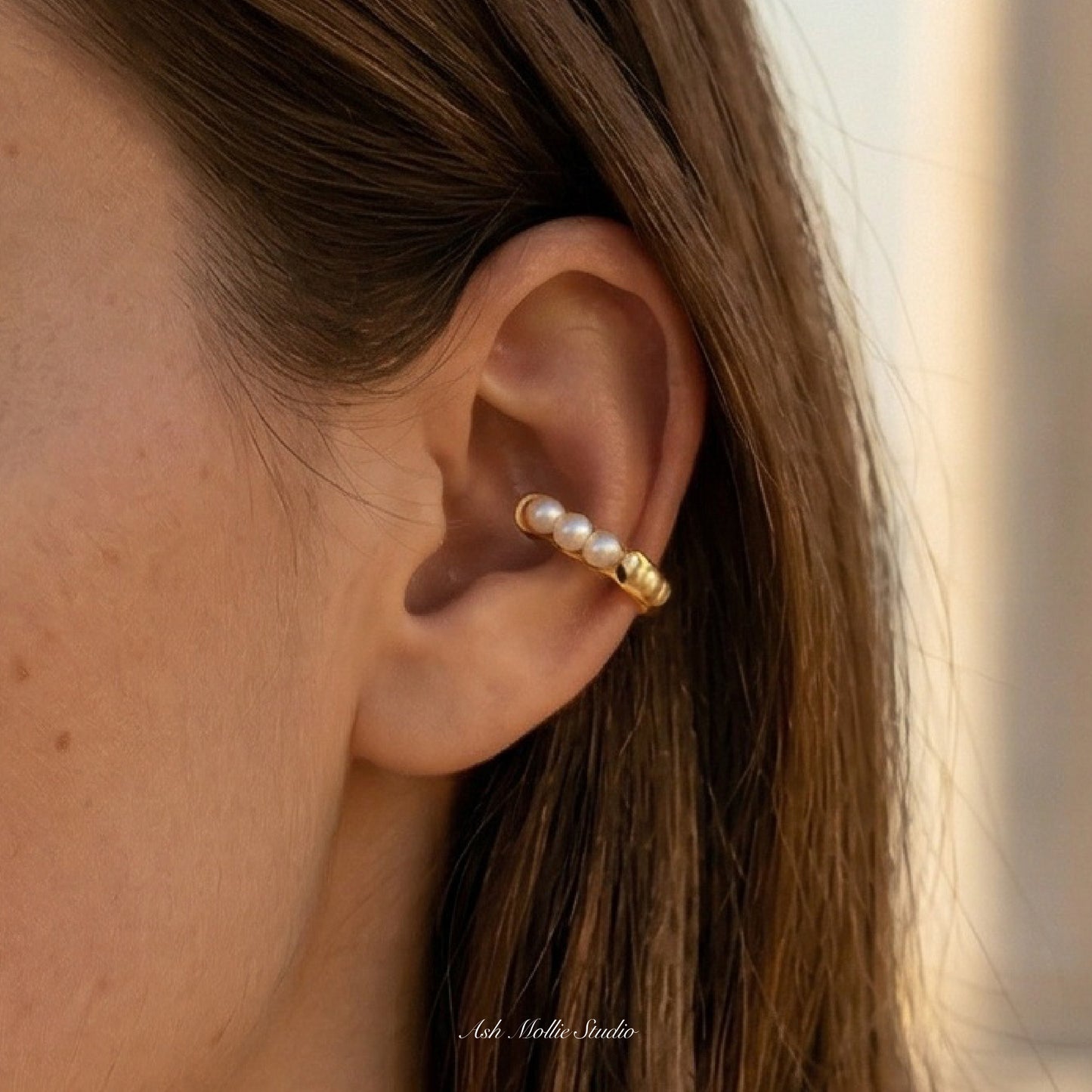 DIORA Gold Pearl Ear Cuff – Elegant Minimalist No Piercing Jewelry | Ash Mollie Studio - ASH MOLLIE STUDIO
