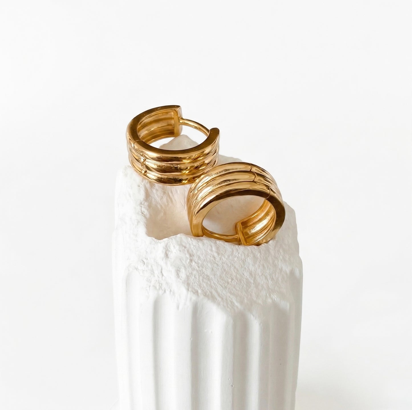 EPONA Small Gold Hoop Earrings – Ribbed Texture Minimalist Hoops | Ash Mollie Studio - ASH MOLLIE STUDIO