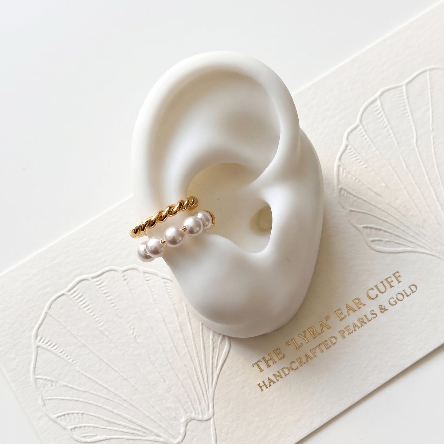 EPHY Pearl Chain Ear Cuff – Gold Minimalist No Piercing Statement Jewelry | Ash Mollie Studio - ASH MOLLIE STUDIO