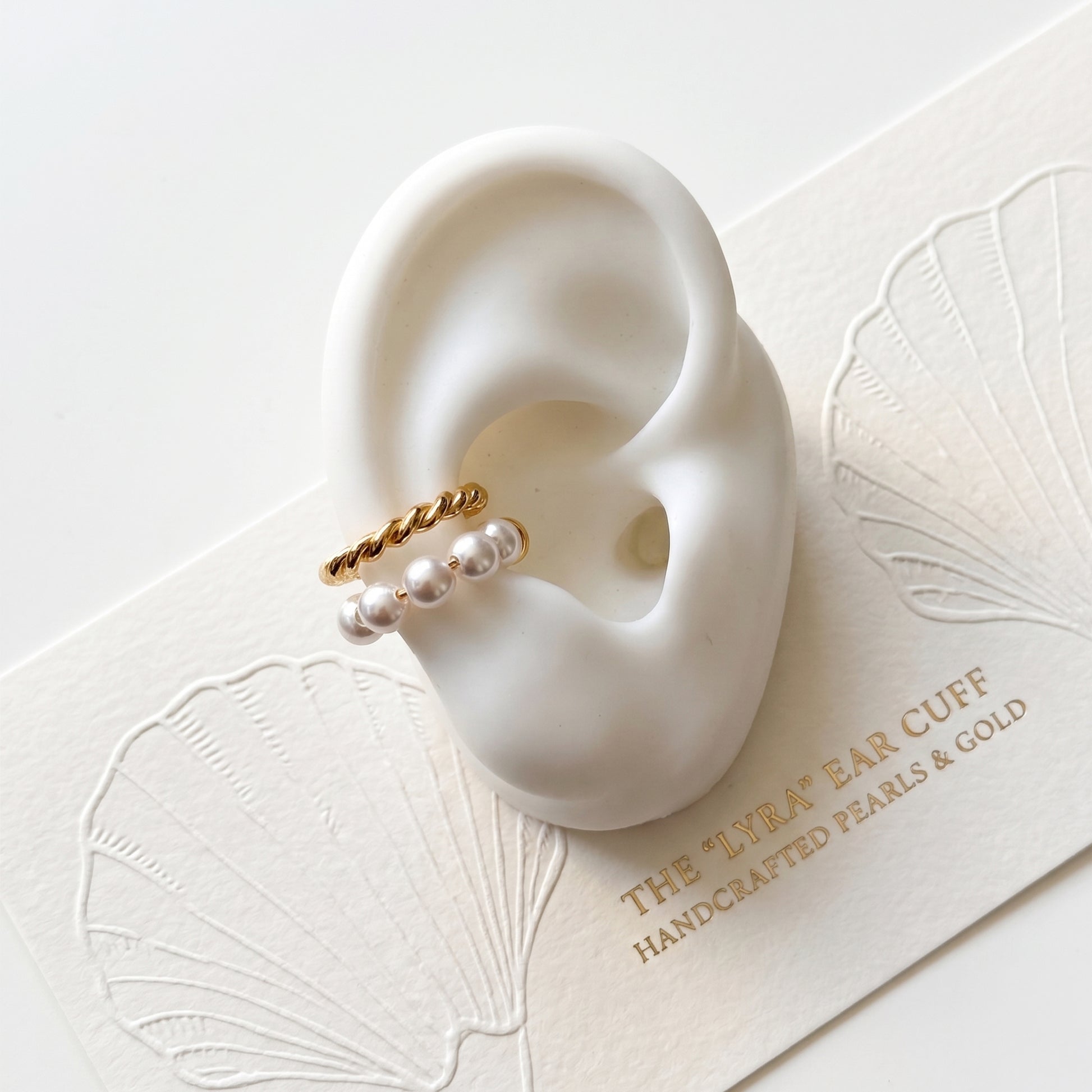 EPHY Pearl Chain Ear Cuff – Gold Minimalist No Piercing Statement Jewelry | Ash Mollie Studio - ASH MOLLIE STUDIO
