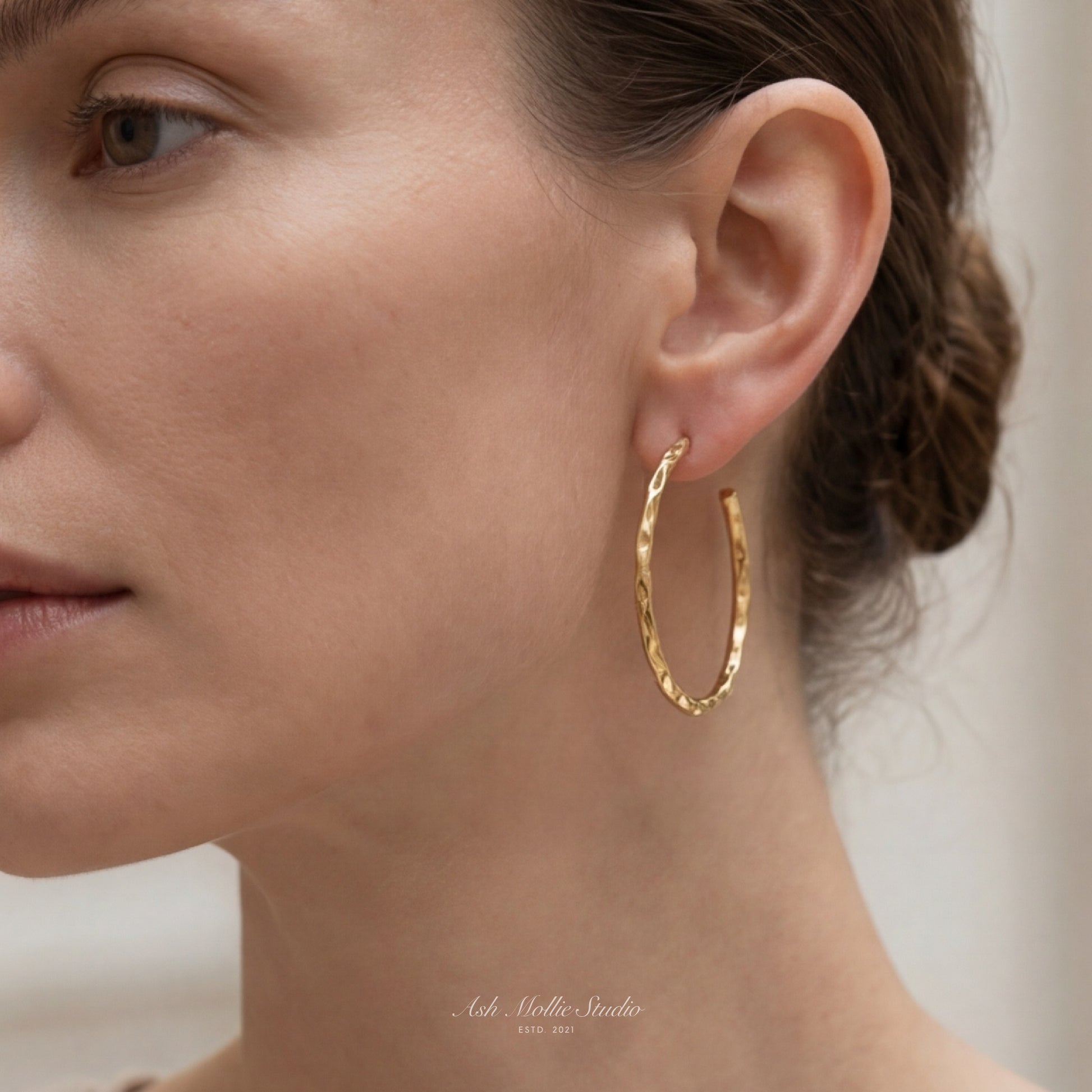CICILY Chunky Gold Hammered Hoop Earrings – Classic Statement Everyday Hoops | Ash Mollie Studio - ASH MOLLIE STUDIO
