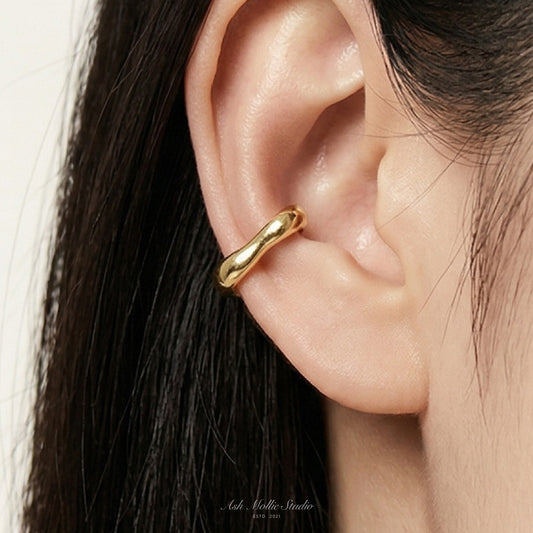 CATE Gold Ear Cuff – Sculptural Square Minimalist No Piercing Jewelry | Ash Mollie Studio - ASH MOLLIE STUDIO