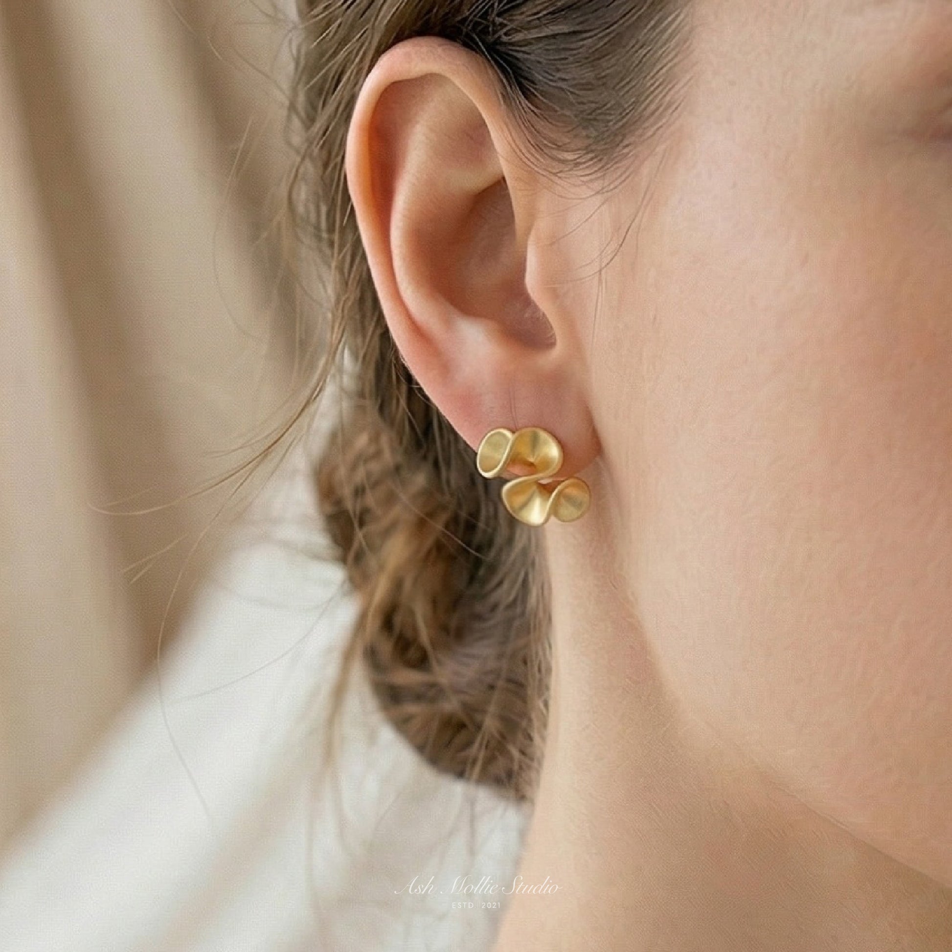 LINA Gold Sculptural Stud Earrings for Women – Minimalist Abstract Organic Statement Jewelry | Ash Mollie Studio - ASH MOLLIE STUDIO