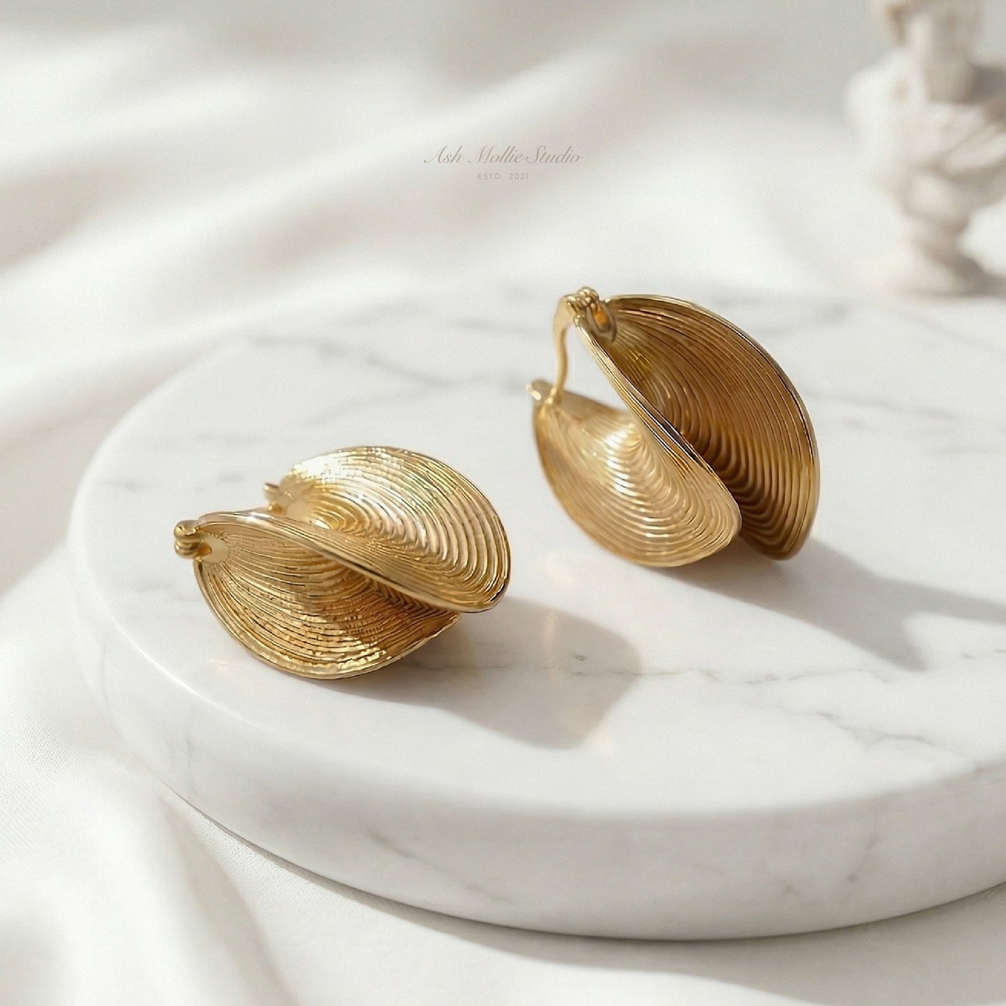 ALTHEA Vintage Folded Big Statement Gold Drop Earrings – Vintage Sculptural Fan Earrings | Ash Mollie Studio - ASH MOLLIE STUDIO