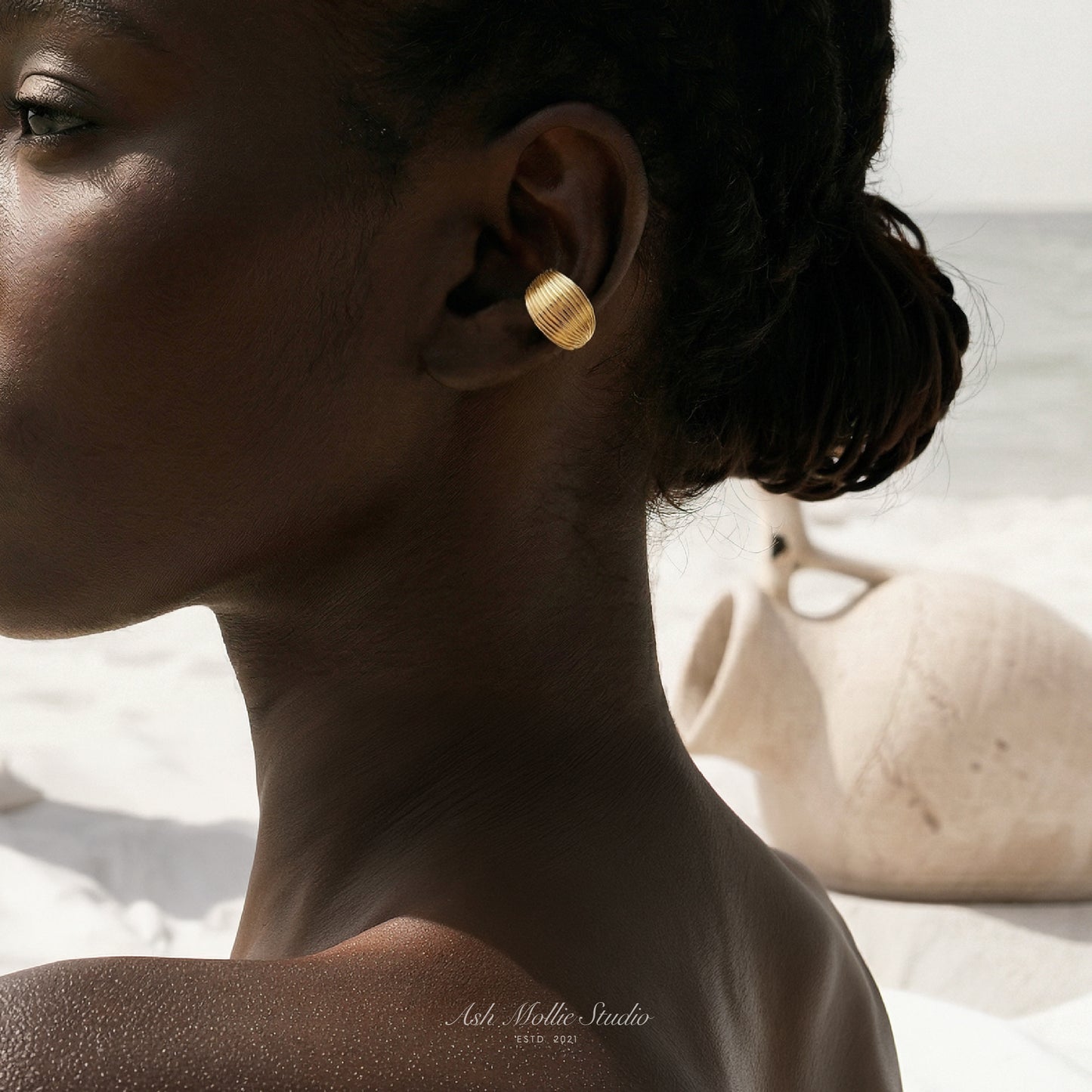 MAYA Gold Ear Cuff – Bold Statement Minimalist No Piercing Jewelry | Ash Mollie Studio - ASH MOLLIE STUDIO