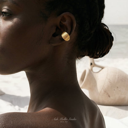 MAYA Gold Ear Cuff – Bold Statement Minimalist No Piercing Jewelry | Ash Mollie Studio - ASH MOLLIE STUDIO
