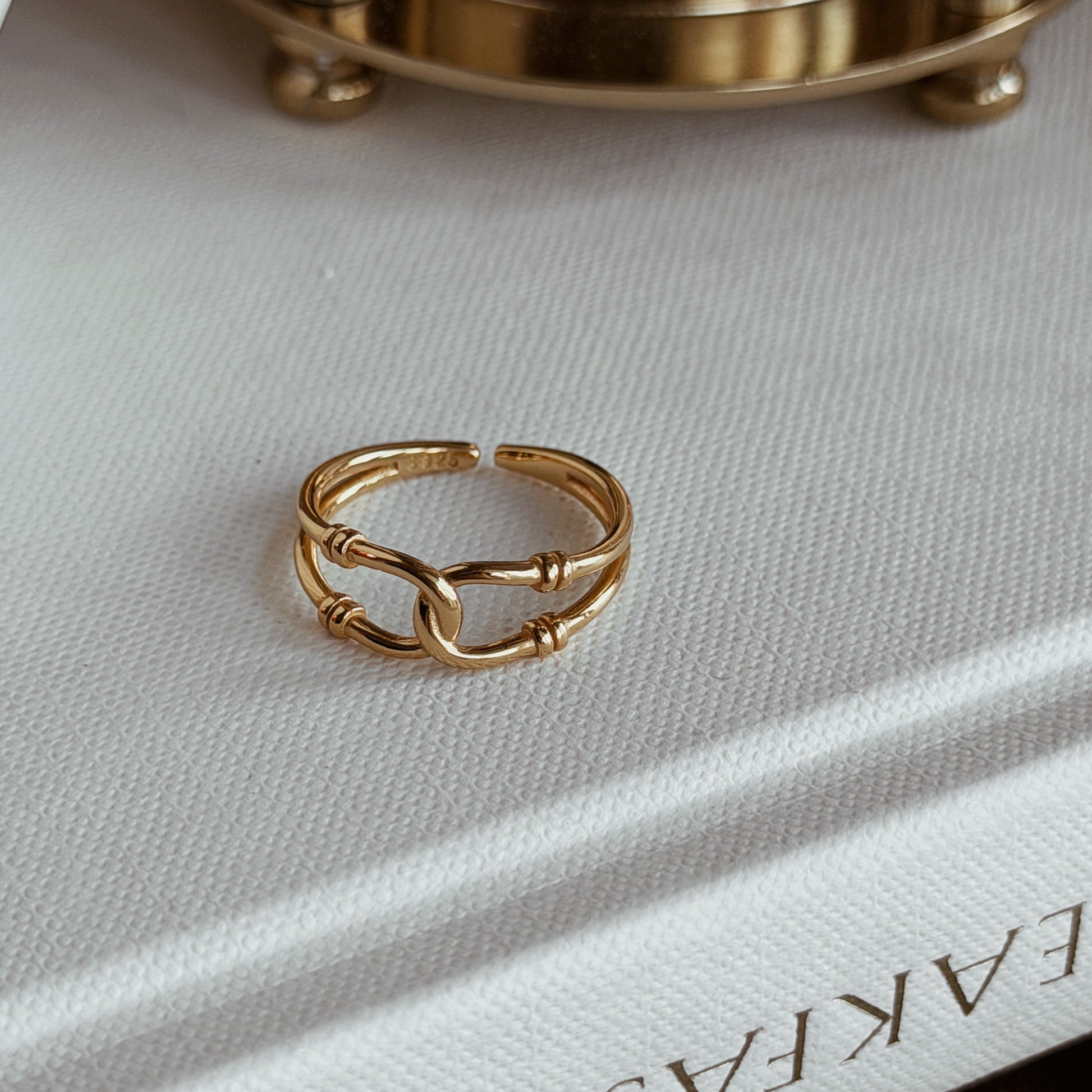 FAHRA Interlocking Gold Chain Ring - ASH MOLLIE STUDIO
