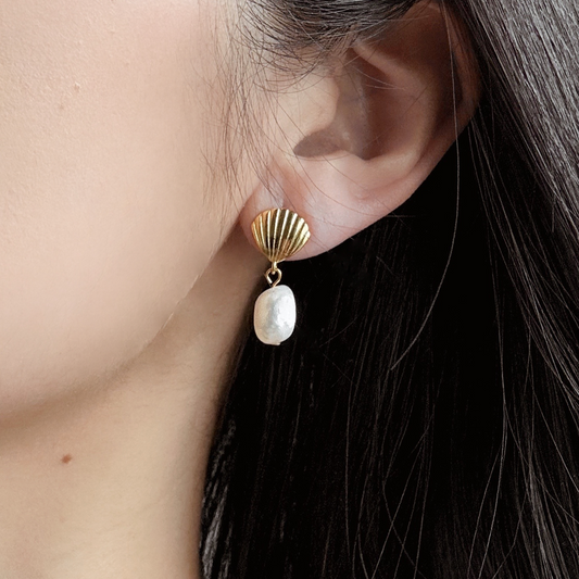 TAHEIA Seashell & Pearl earrings - ASH MOLLIE STUDIO