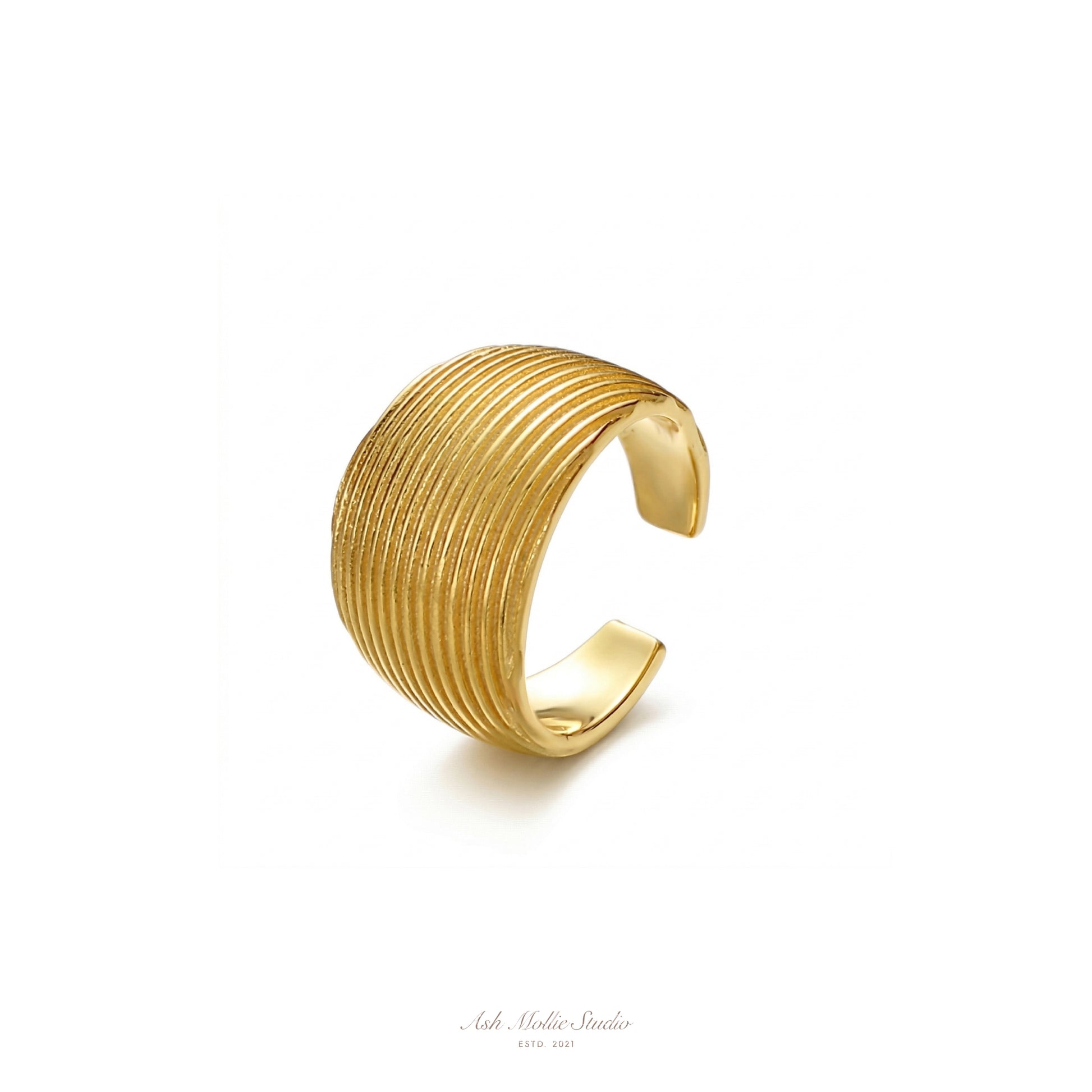MAYA Gold Ear Cuff – Bold Statement Minimalist No Piercing Jewelry | Ash Mollie Studio - ASH MOLLIE STUDIO