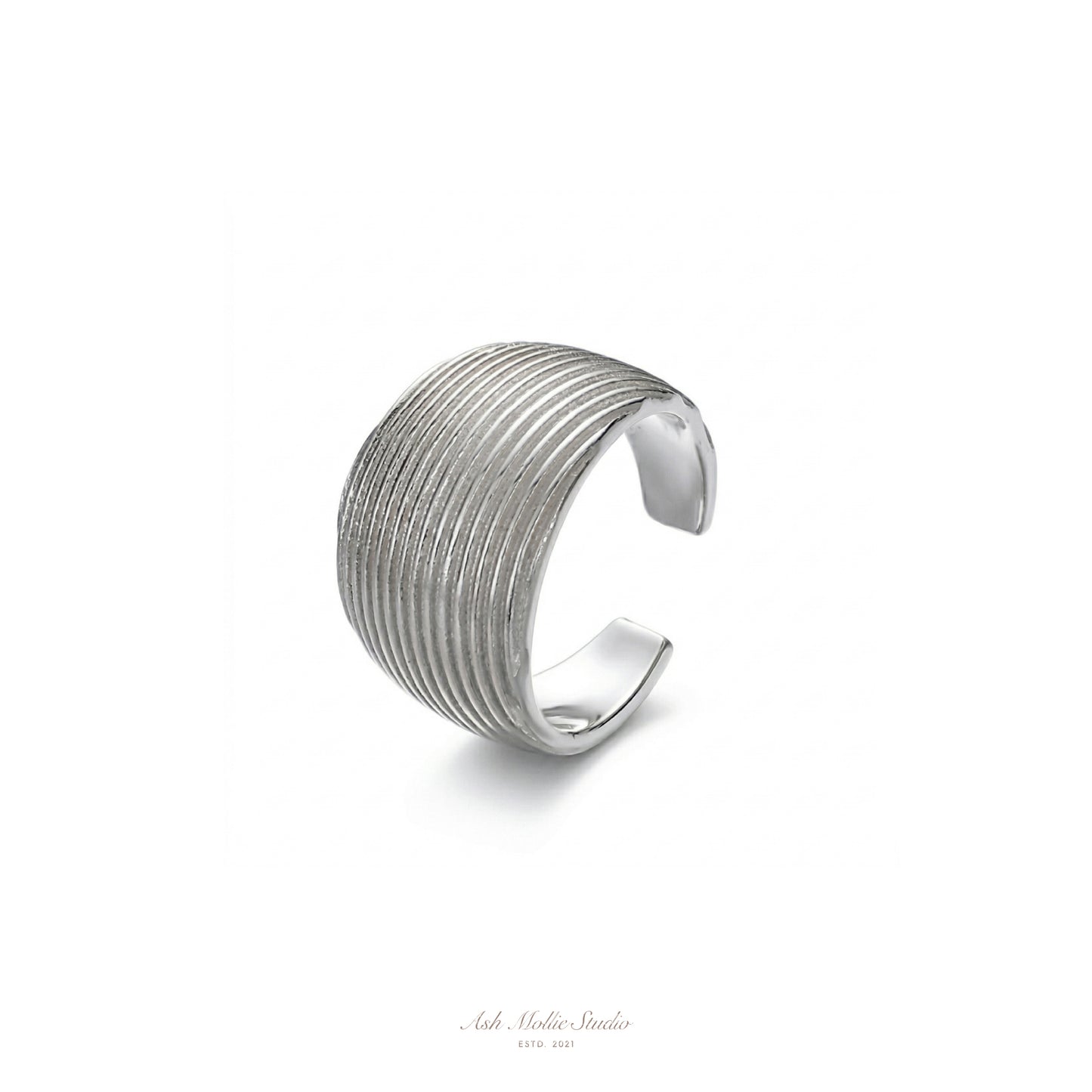 MAYA Gold Ear Cuff – Bold Statement Minimalist No Piercing Jewelry | Ash Mollie Studio - ASH MOLLIE STUDIO