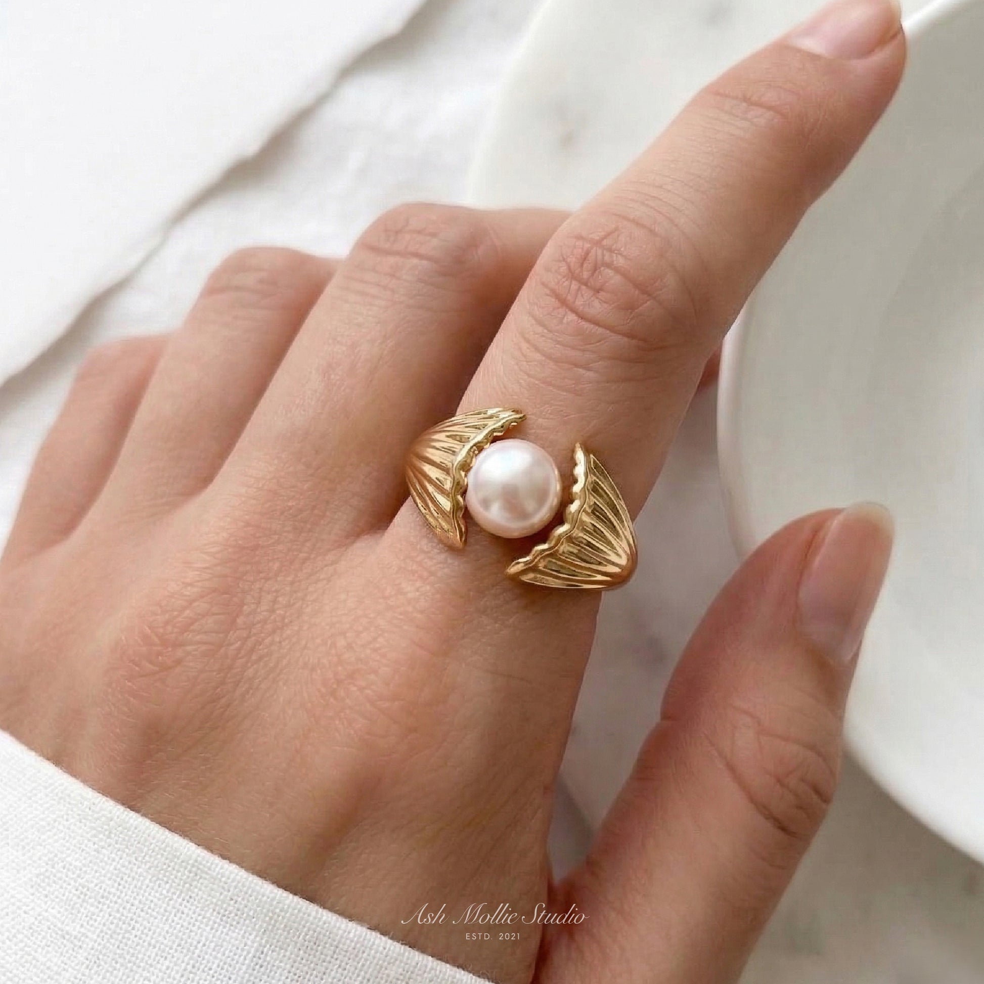 VENUS Gold Pearl Ring – Minimalist Vintage Adjustable Ring for Women | Ash Mollie Studio - ASH MOLLIE STUDIO