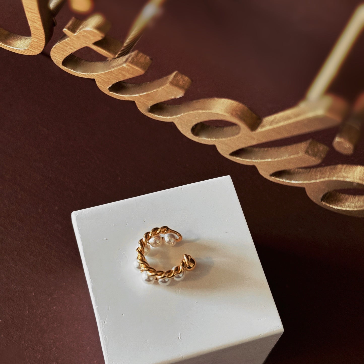 EPHY Pearls and Chain Ear Cuff - ASH MOLLIE STUDIO