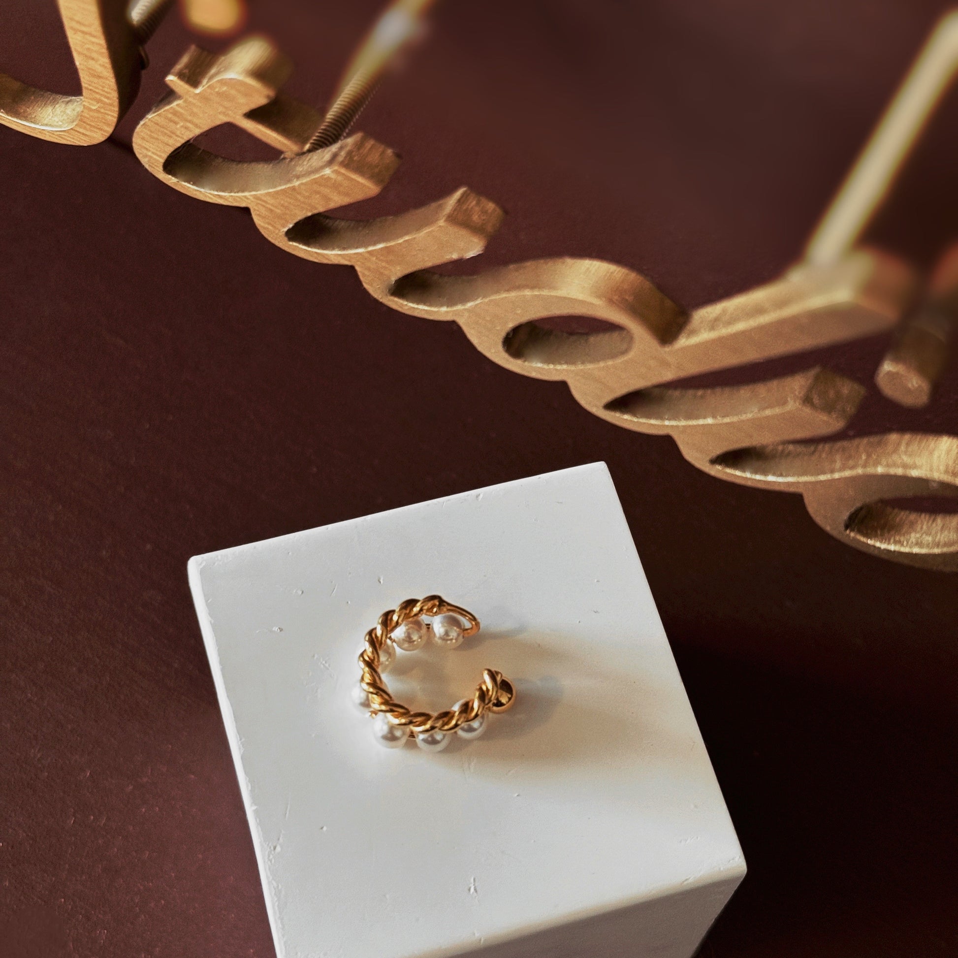 EPHY Pearls and Chain Ear Cuff - ASH MOLLIE STUDIO