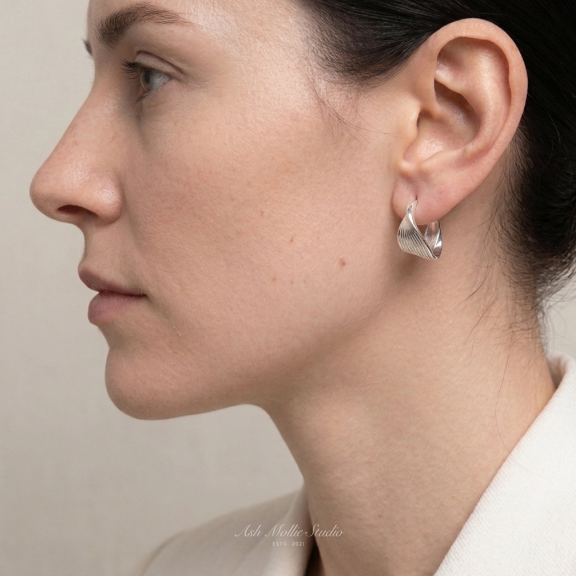 ZIVA Swerling Gold Hoop Earrings – 925 Silver 14K Gold Plated Minimalist Hoops | Ash Mollie Studio - ASH MOLLIE STUDIO