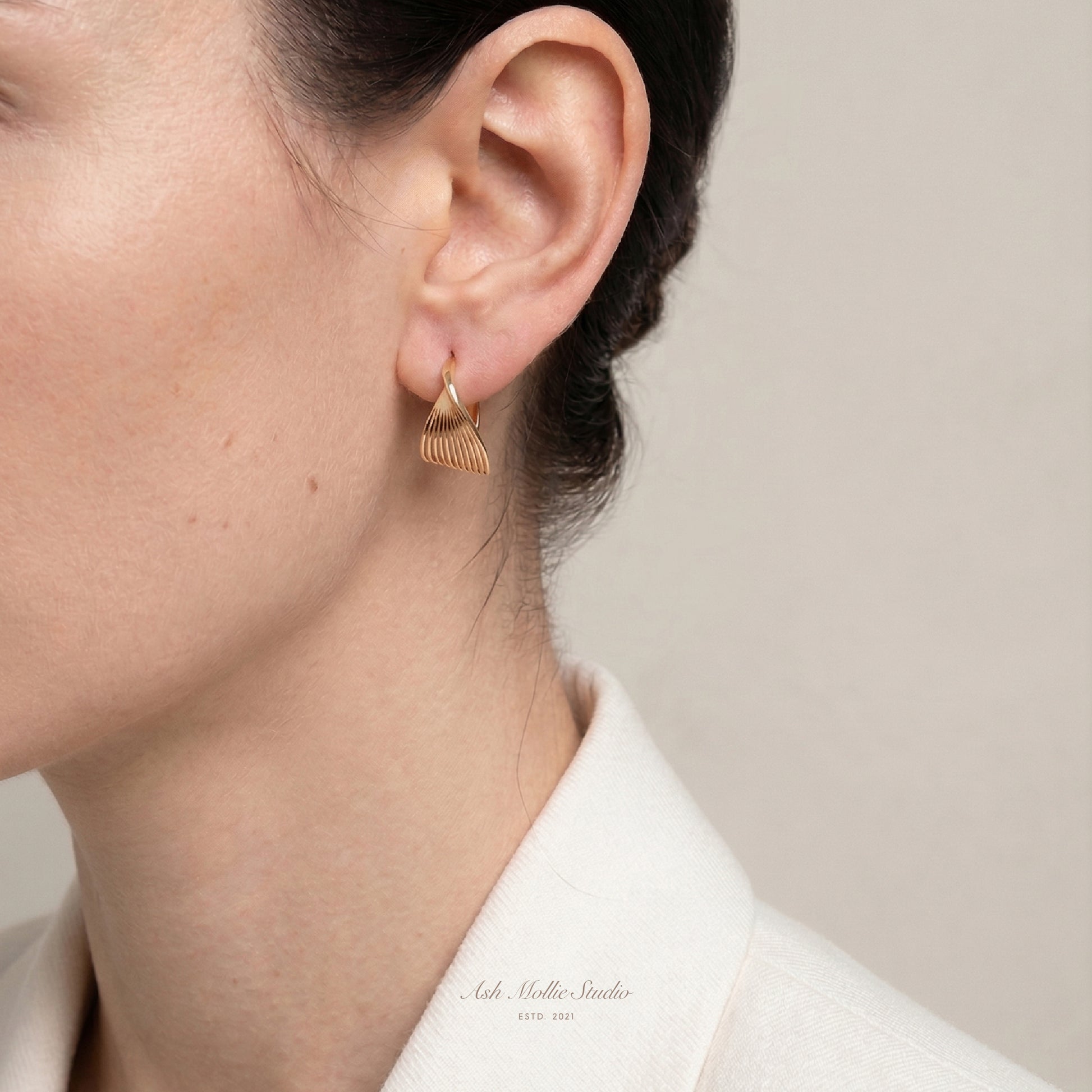 ZIVA Swerling Gold Hoop Earrings – 925 Silver 14K Gold Plated Minimalist Hoops | Ash Mollie Studio - ASH MOLLIE STUDIO