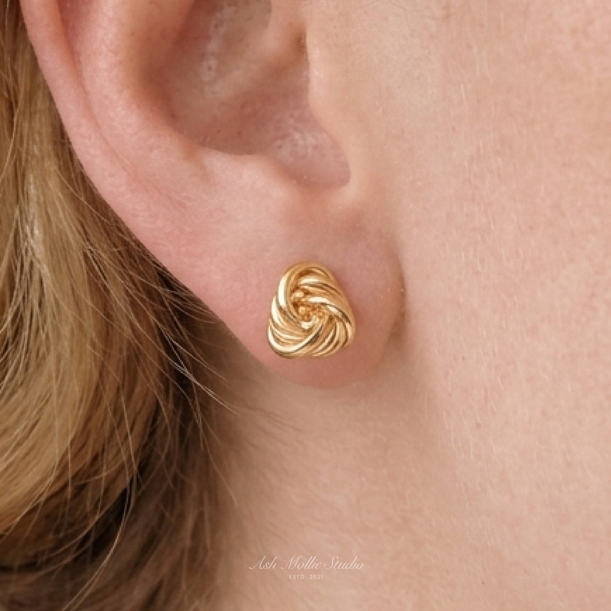 BIANCA Knot Stud Earrings – Minimalist Gold Knot Earrings for Everyday Wear | Ash Mollie Studio - ASH MOLLIE STUDIO