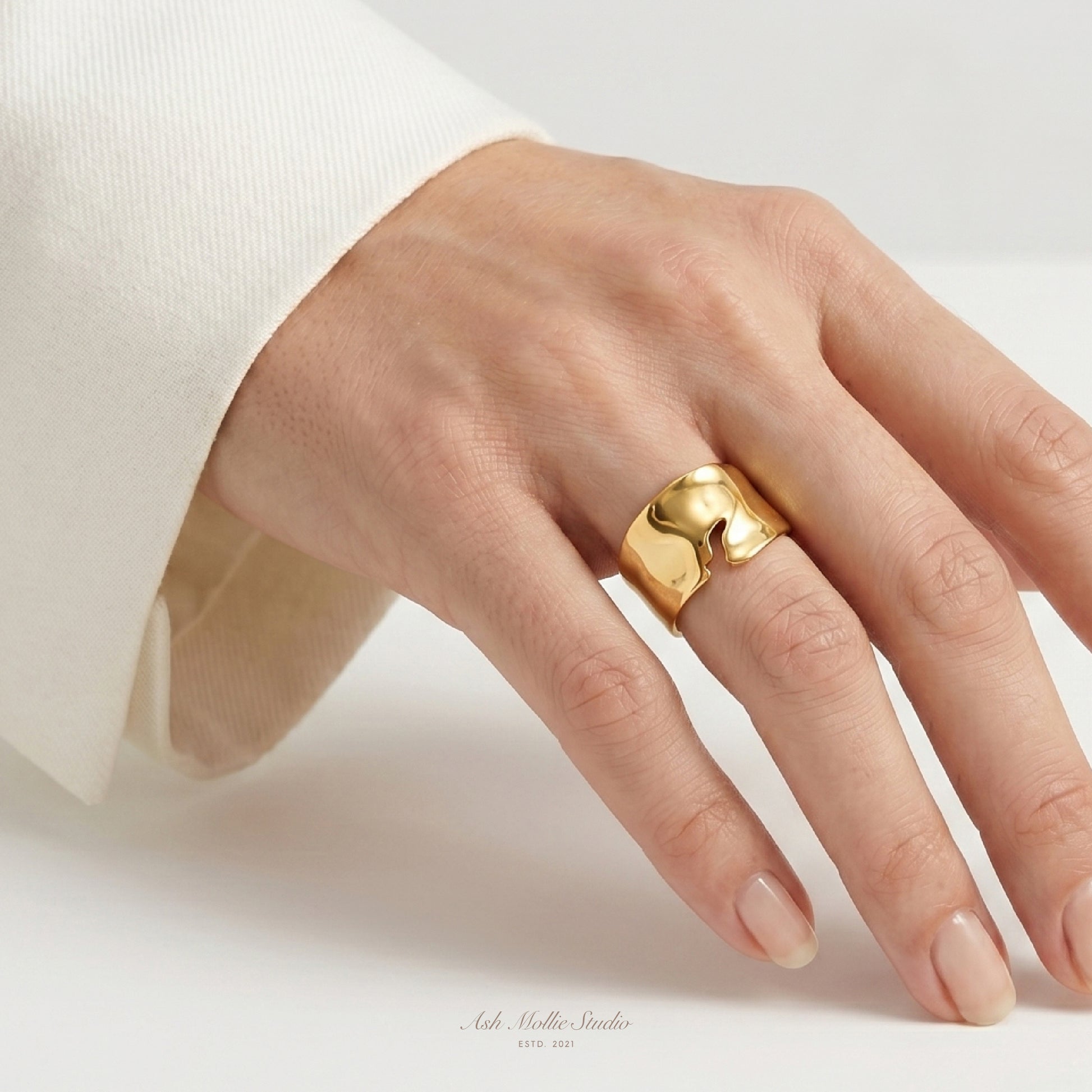 ALYS Gold Cracked Texture Ring for Women – Minimalist Sculptural Statement Adjustable Open Ring | Ash Mollie Studio - ASH MOLLIE STUDIO