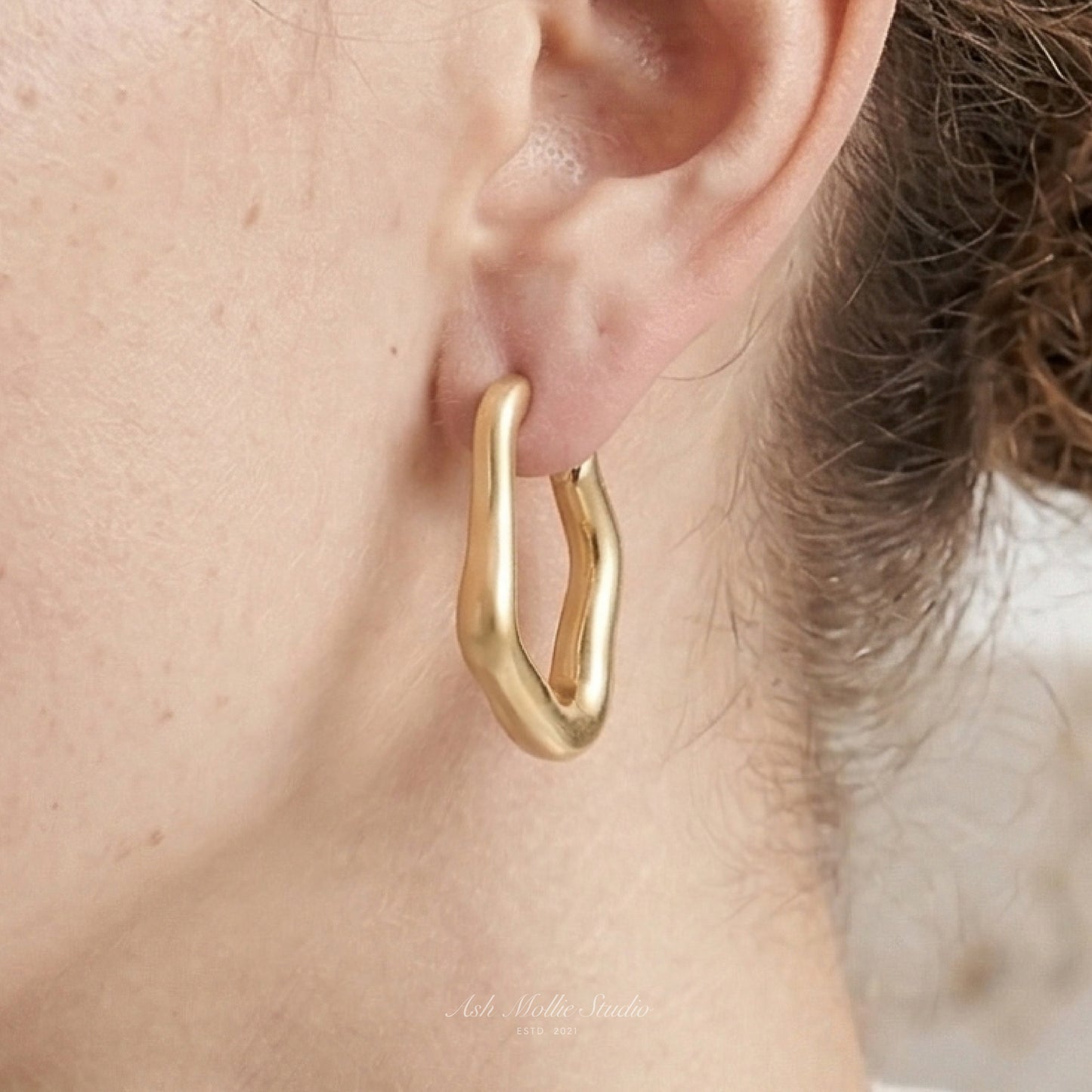 HESTIA Minimalist Brushes Gold Uneven Oval Hoop Earrings – Vintage Inspired Everyday Jewelry | Ash Mollie Studio - ASH MOLLIE STUDIO