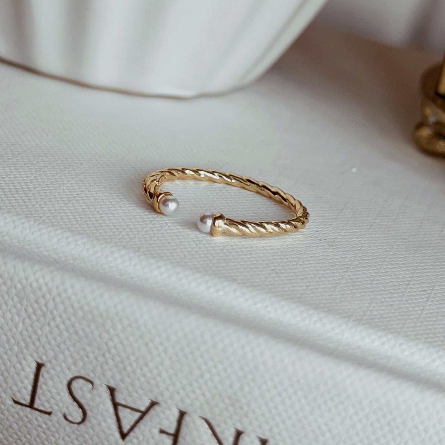 GINIA Shell Pearl Braided Ring - ASH MOLLIE STUDIO