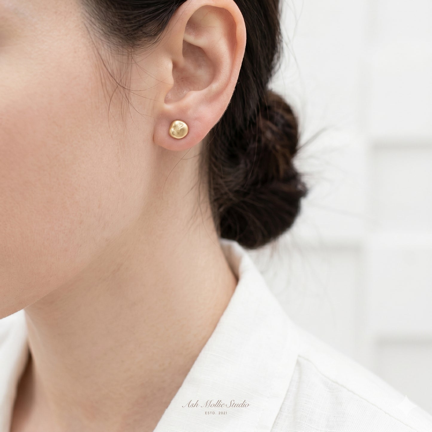 CATERINA Gold Hammered Stud Earrings for Women – Minimalist Dainty Everyday Jewelry | Ash Mollie Studio - ASH MOLLIE STUDIO