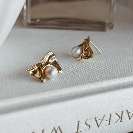 HALEHYA Sculptural Gold & Pearl Stud Earrings - ASH MOLLIE STUDIO