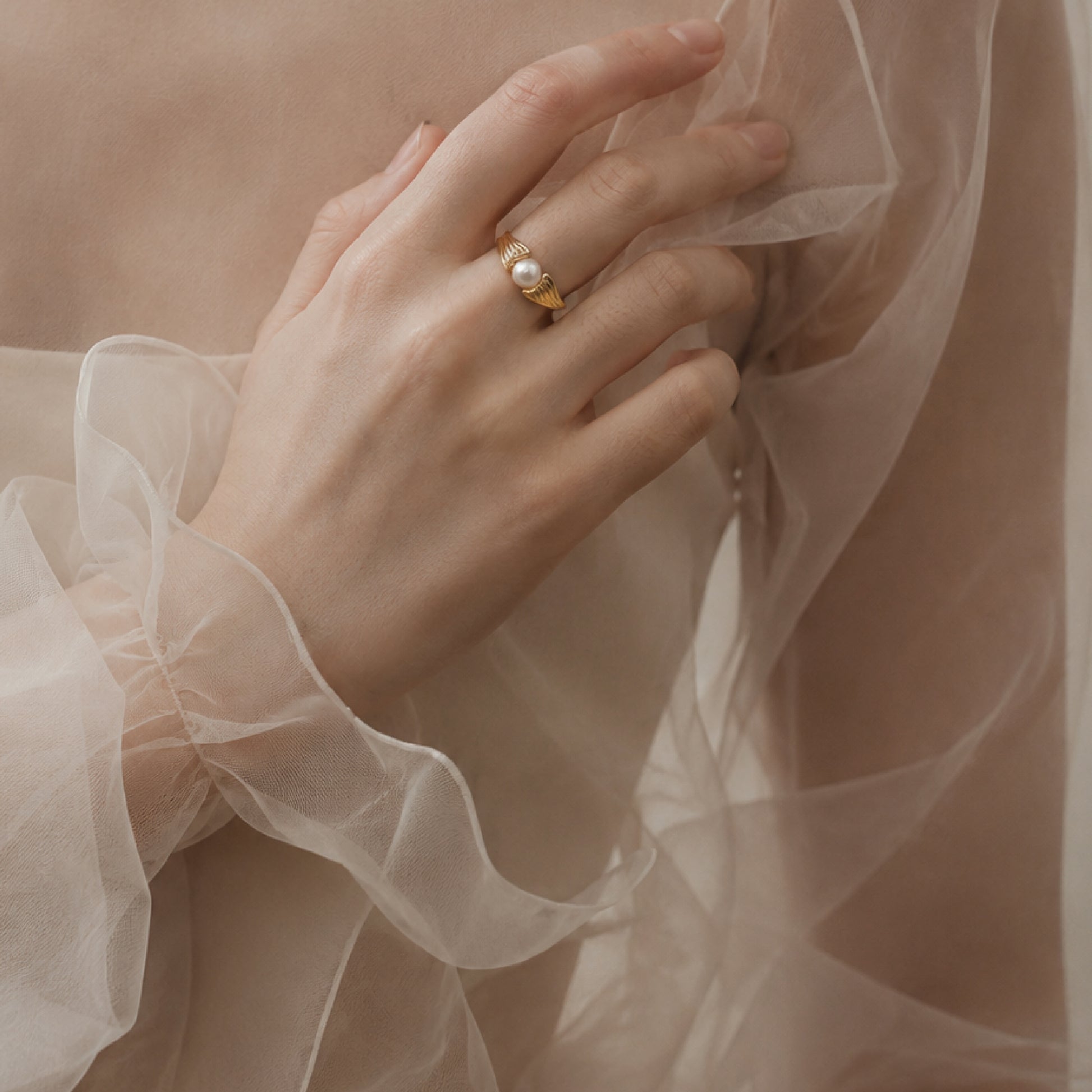 VENUS Seashell Pearl Ring - ASH MOLLIE STUDIO