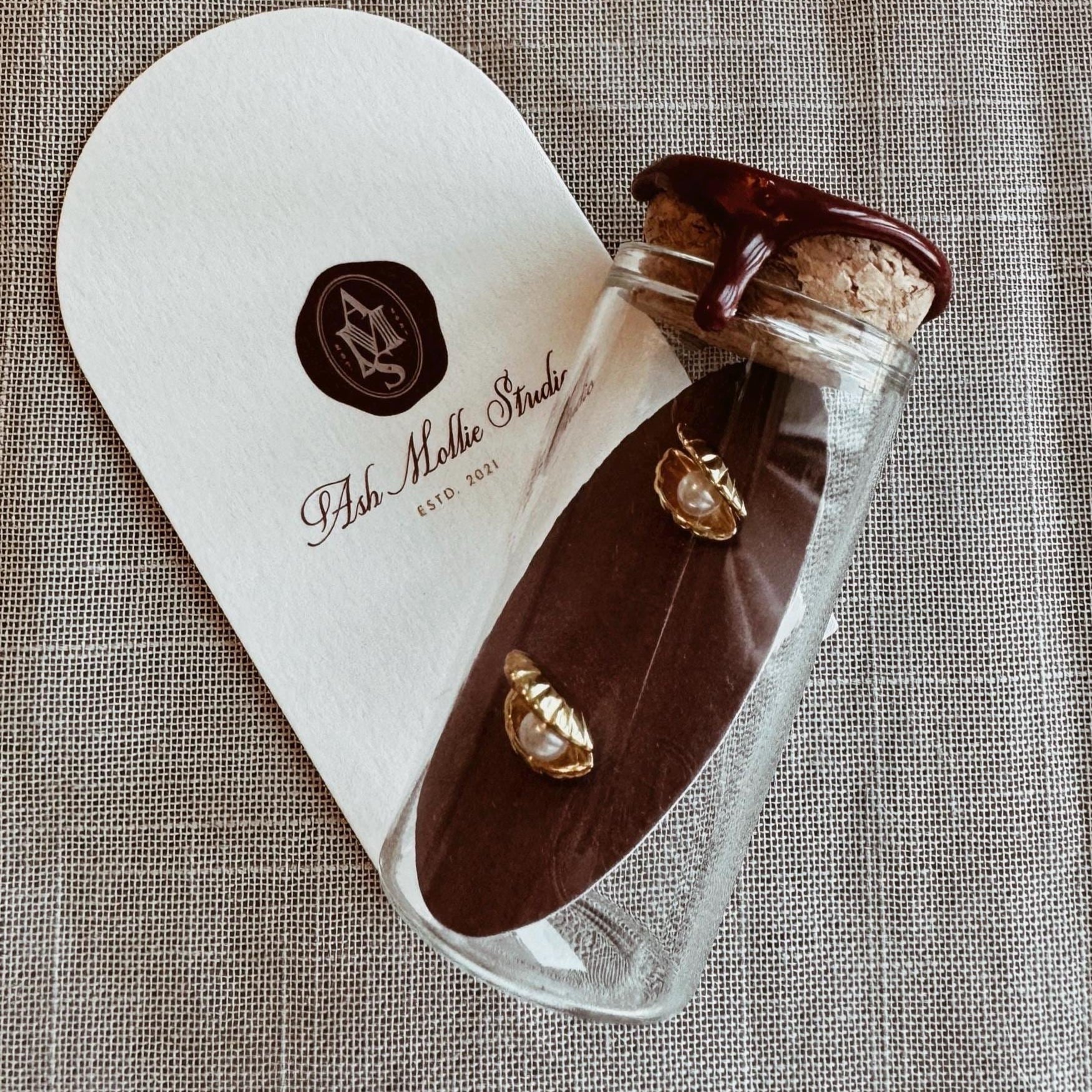 AMS French Vintage Classy Mini Small Seashell Earrings Studs with Pearl