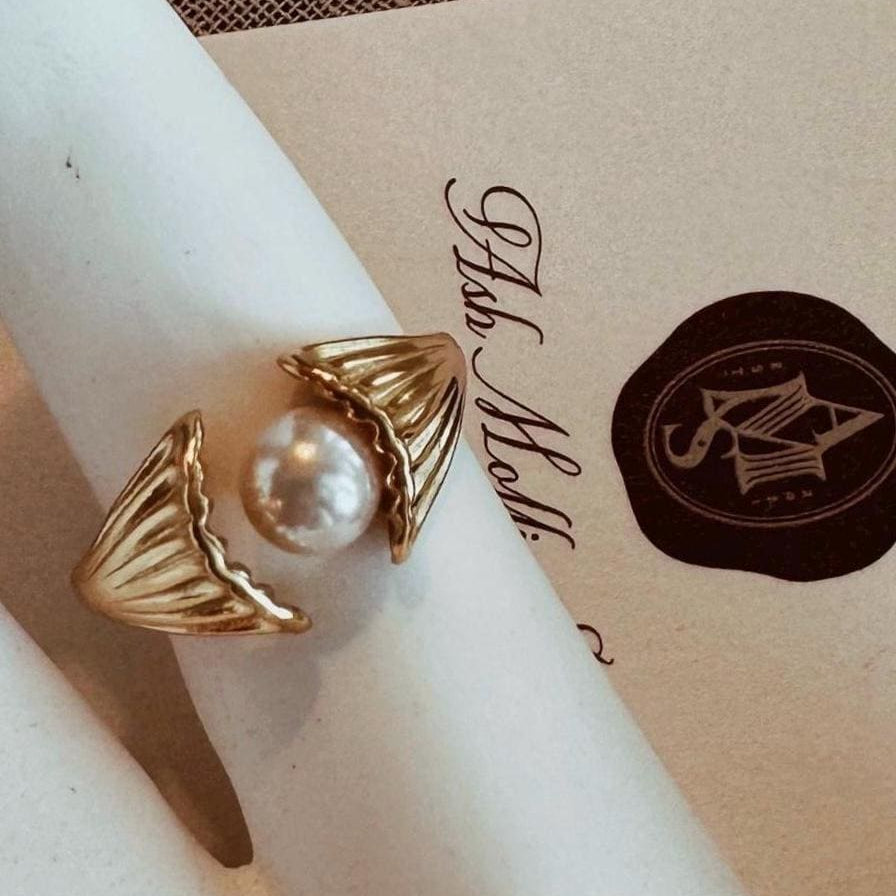 AMS French Vintage Classy Gold Ring with Pearl