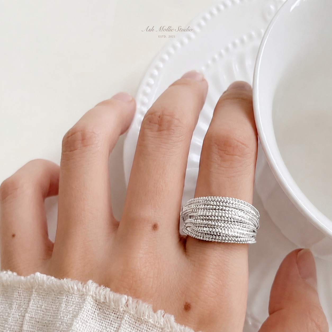 IVIE Minimalist Statement Ring