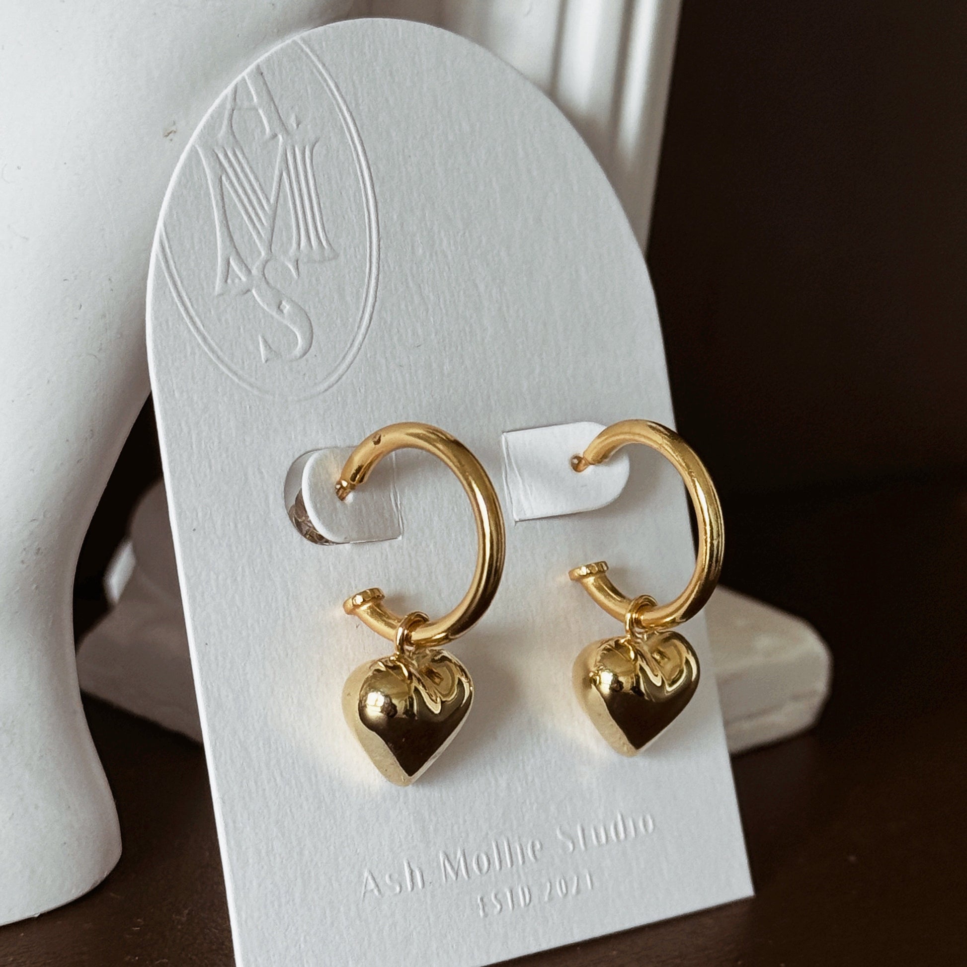 FARAH Heart Dangle Earrings - ASH MOLLIE STUDIO