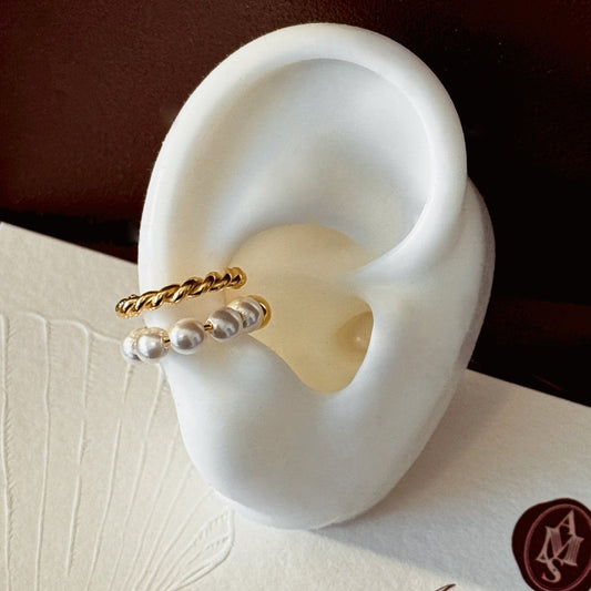 EPHY Pearls and Chain Ear Cuff - ASH MOLLIE STUDIO