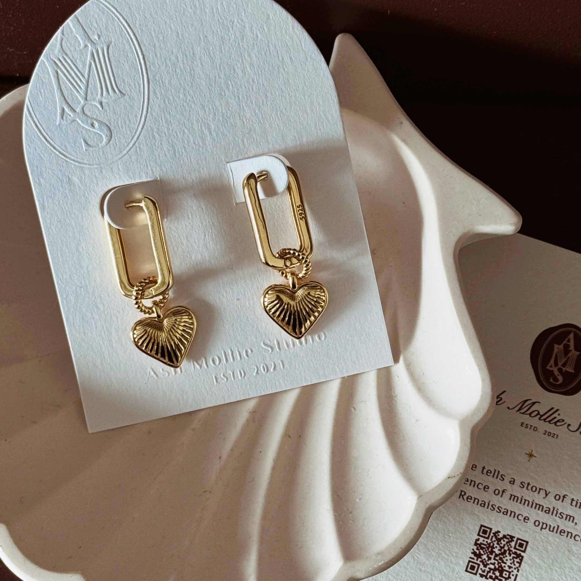 EMIE Heart Dangle Earrings - ASH MOLLIE STUDIO