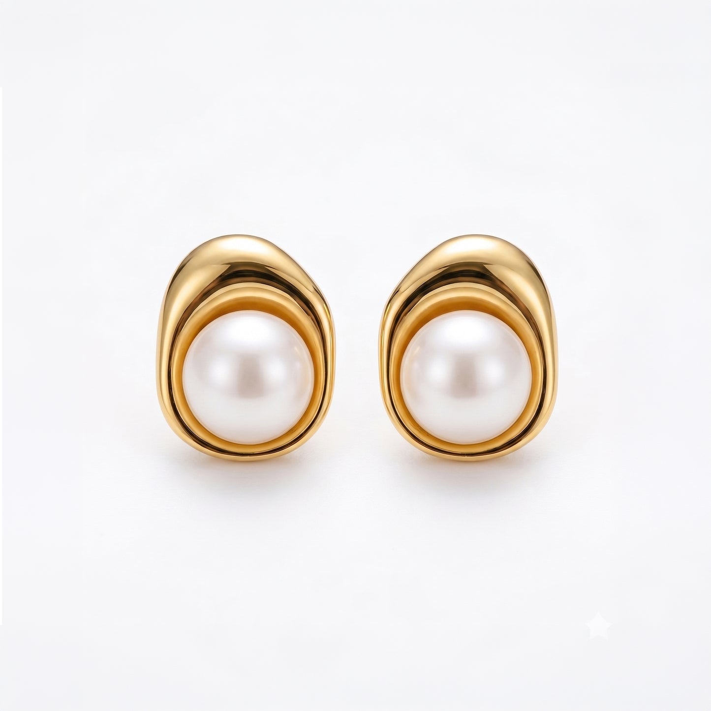SELENE Gold Pearl Stud Earrings for Women – Minimalist Dainty Everyday Classic Jewelry | Ash Mollie Studio - ASH MOLLIE STUDIO