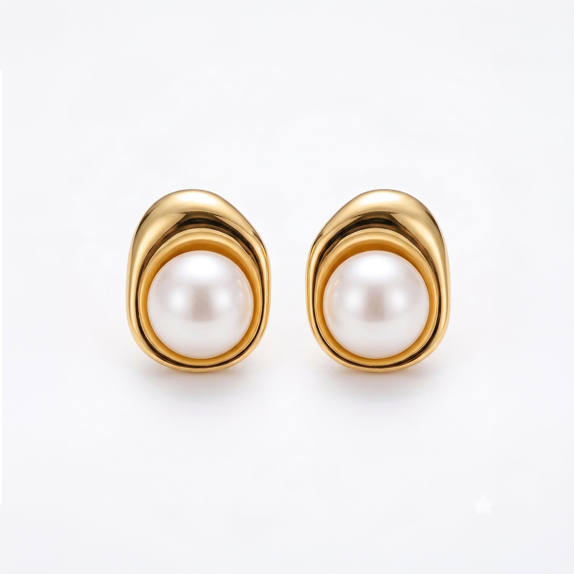 SELENE Gold Pearl Stud Earrings for Women – Minimalist Dainty Everyday Classic Jewelry | Ash Mollie Studio - ASH MOLLIE STUDIO