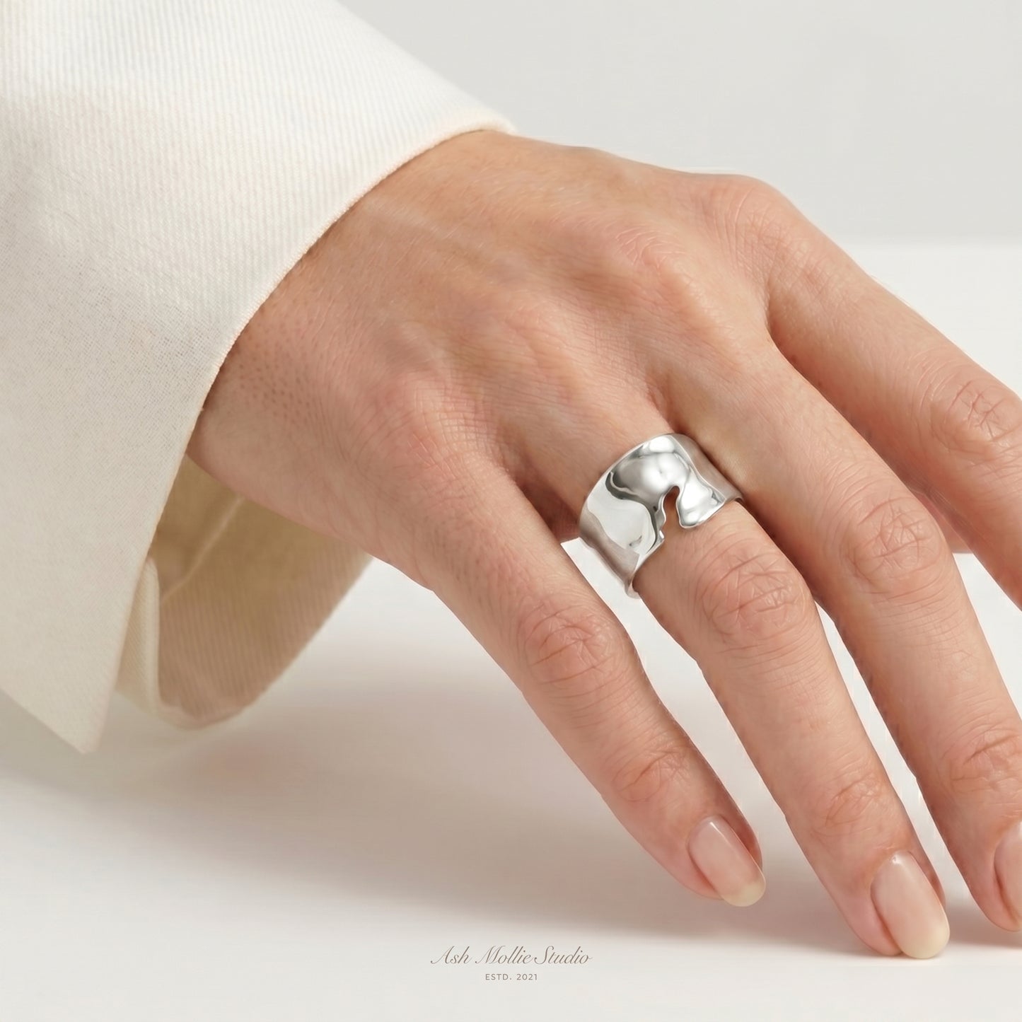 ALYS Gold Cracked Texture Ring for Women – Minimalist Sculptural Statement Adjustable Open Ring | Ash Mollie Studio - ASH MOLLIE STUDIO