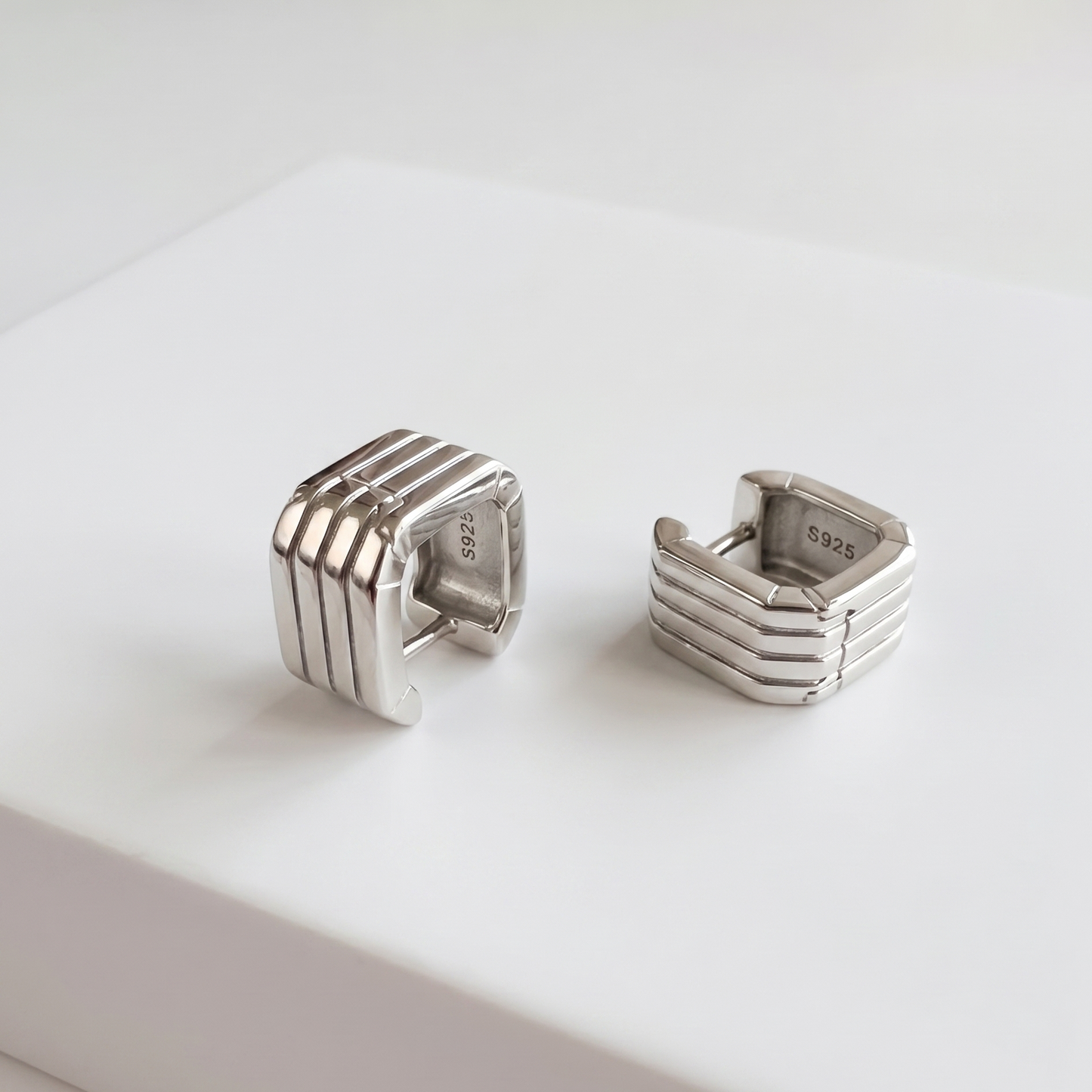 JUNO Square Hoop Earrings - ASH MOLLIE STUDIO