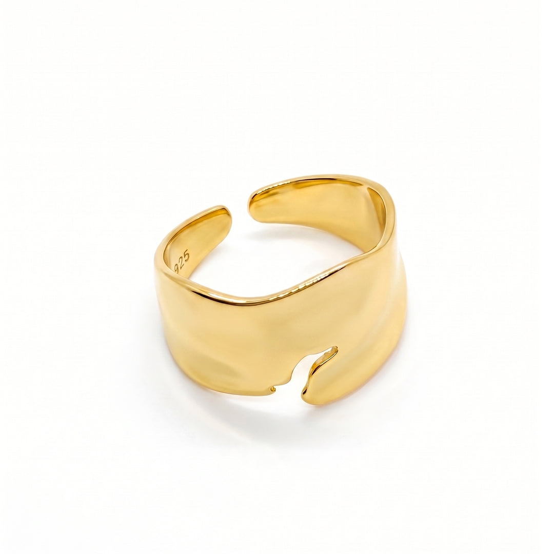 ALYS Gold Cracked Texture Ring for Women – Minimalist Sculptural Statement Adjustable Open Ring | Ash Mollie Studio - ASH MOLLIE STUDIO