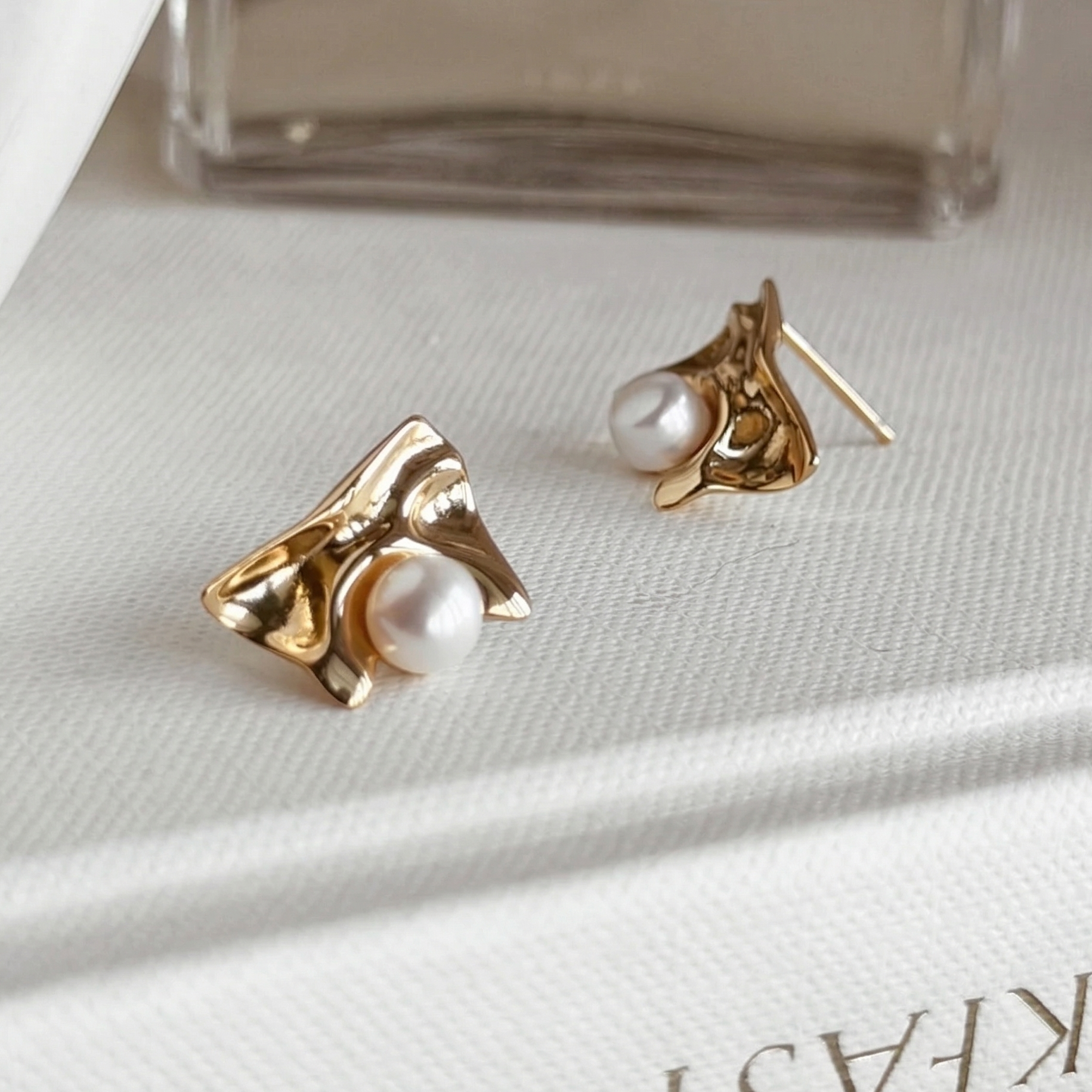 HALEHYA Gold Sculptural Pearl Stud Earrings for Women – Minimalist Statement Designer Earrings | Ash Mollie Studio - ASH MOLLIE STUDIO