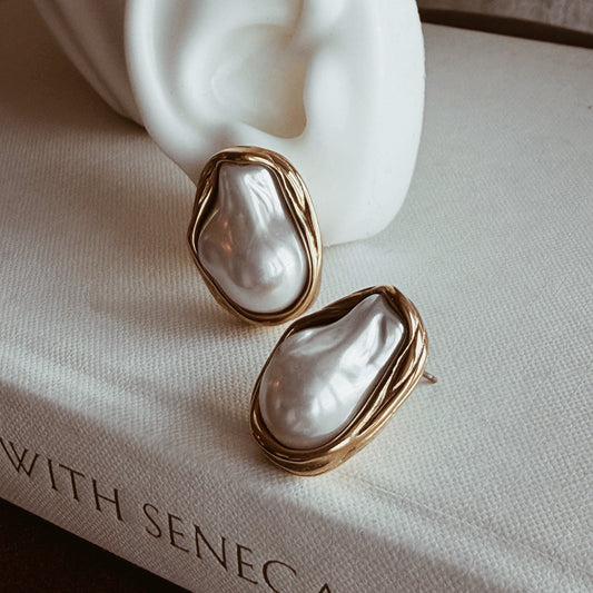 Amélie Pearl Earrings - ASH MOLLIE STUDIO